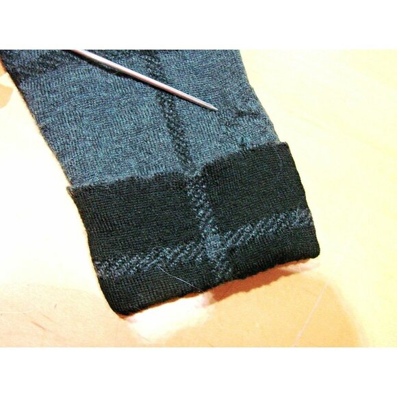 Tahari Womens Gray Black Striped Extrafine Merino Wool Tunic Sweater Size Small - Picture 11 of 12